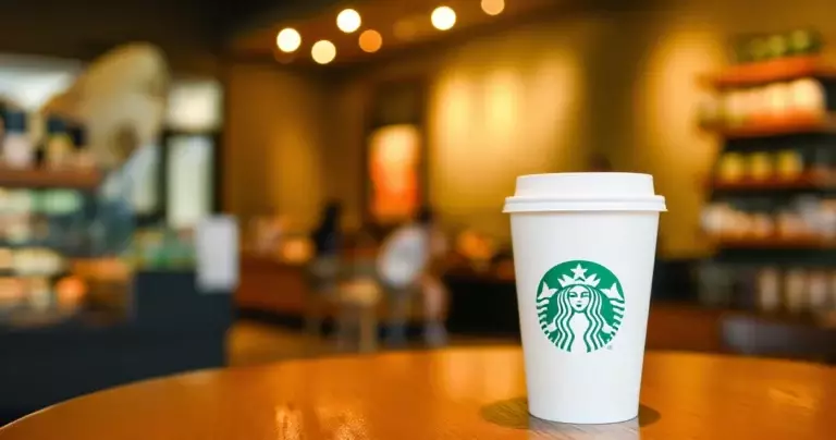 Starbucks ភ្នំពេញ៖ វាយតម្លៃម៉ឺនុយ តម្លៃ និងបរិយាកាស