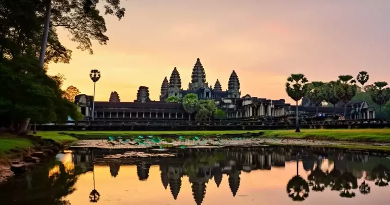តើអង្គរវត្តបើកម៉ោងប៉ុន្មាន? មគ្គុទេសក៍ពេញលេញ ២០២៦