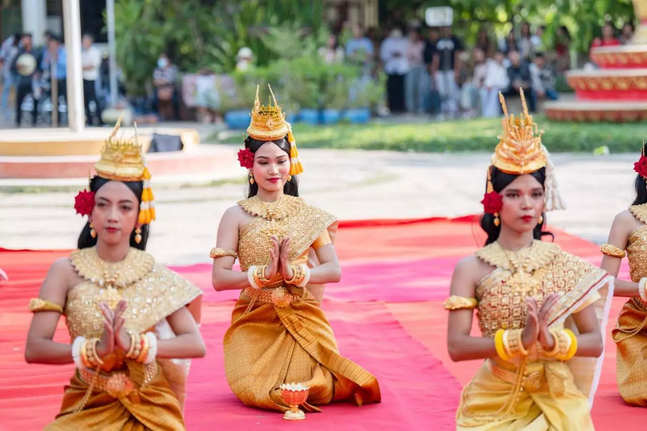 ស្ត្រីខ្មែរ - សំលៀកបំពាក់ប្រពៃណី