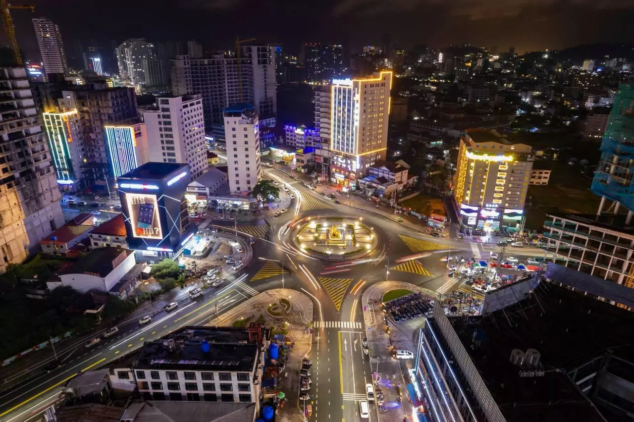ទិដ្ឋភាពទីក្រុងពេលយប់